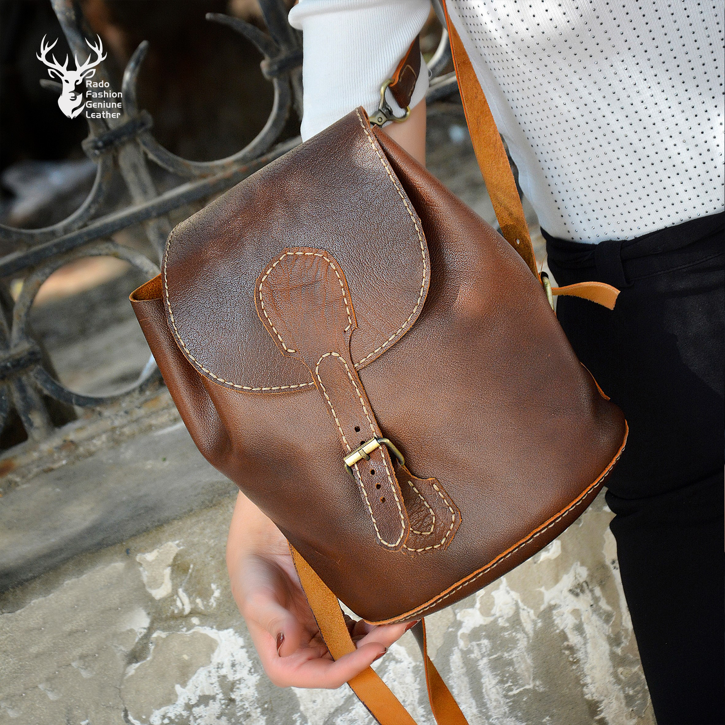 Brown Unisex leather backpack